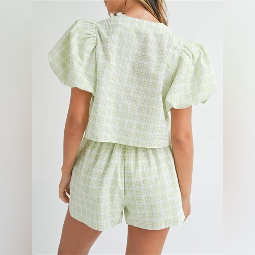 Set Puff Sleeve Top and Shorts Set - Picture 9 of 11